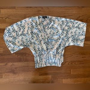 Balloon sleeve shirt